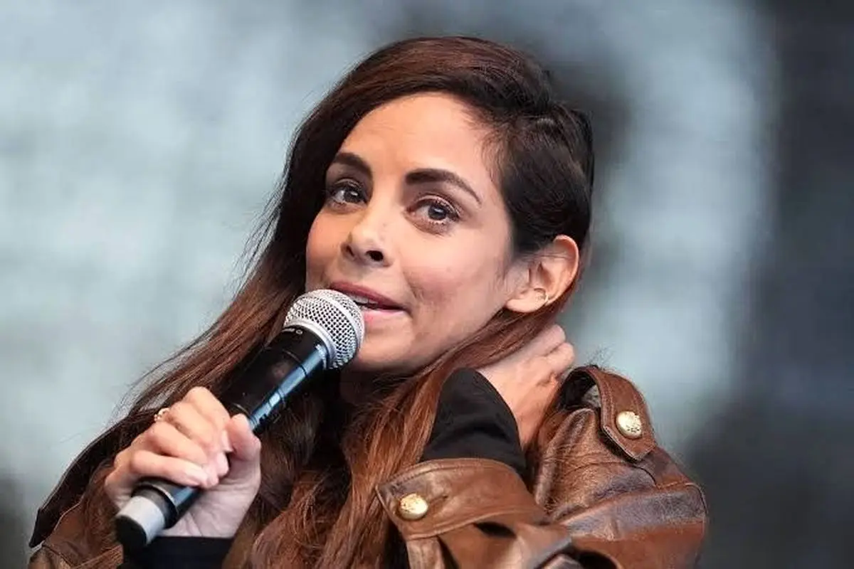 بازیگر زن مشهور، مزاحم آنلاین جنسی‌اش را پیدا کرد: شوهرش! | عکس