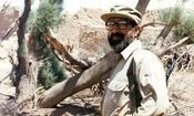 سفر در زمان؛ «مصطفی چمران در حال عکاسی در آمریکا»؛ دهه 50/ عکس


