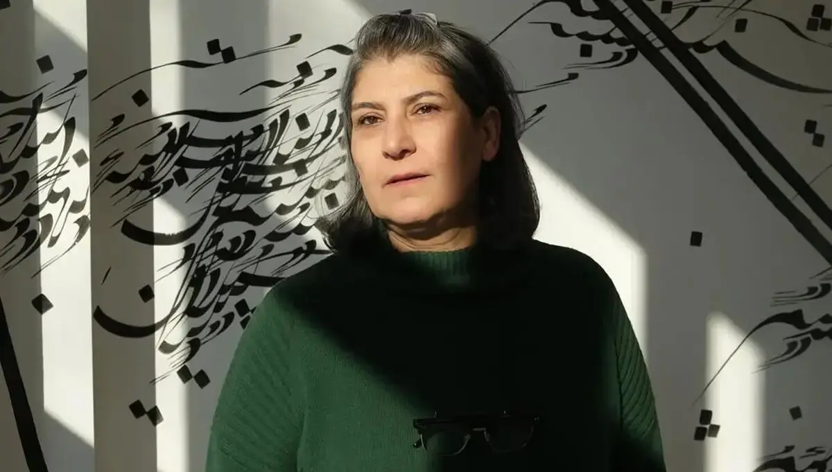 پرستو فروهر: وای از درد مامِ میهن که قربانی و شاهد این دورانِ تاریک است/ ما از دل این درد نیز دوباره زاده می‌شویم، زندگی می‌‌طلبیم و امید می‌جوییم/ هر جنگی نیاز به روایتی دارد که در عرصه عمومی آن را موجه و مشروع جلوه دهد