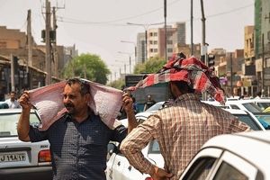 بیماری‌های پوستی ناشی از اشعه فرابنفش در سال‌های اخیر بیشتر شده‌اند؛ لک‌های پوستی زیادی که اخیراً می‌بینیم، تبدیل به بدخیمی‌ها و سرطان پوست می‌شوند
