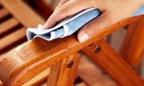 لکه های روی سطوح چوبی را چطور پاک کنیم؟