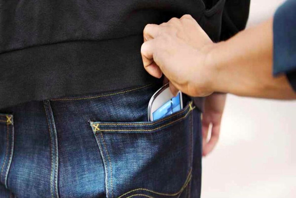 دزد موبایل برای فروش گوشی سرقتی آگهی داد