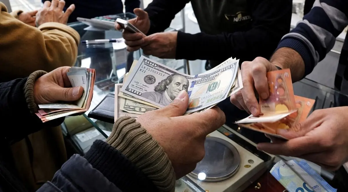 دلار در کدام روزهای ماه رشد بیشتری دارد؟ | ردپای یک الگوی عجیب در افزایش قیمت دلار
