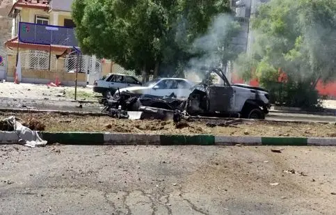 حمله جنگنده‌های آمریکا و اسرائیل به آمبولانس هلال احمر در لار/ ویدئو

