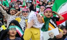 زیبایی‌ها و جذابیت‌های جشن «سلام فرمانده» آنقدر زیاد است که می‌توان از همزمانی اش با حادثه متروپل و شب شهادت، عبور کرد