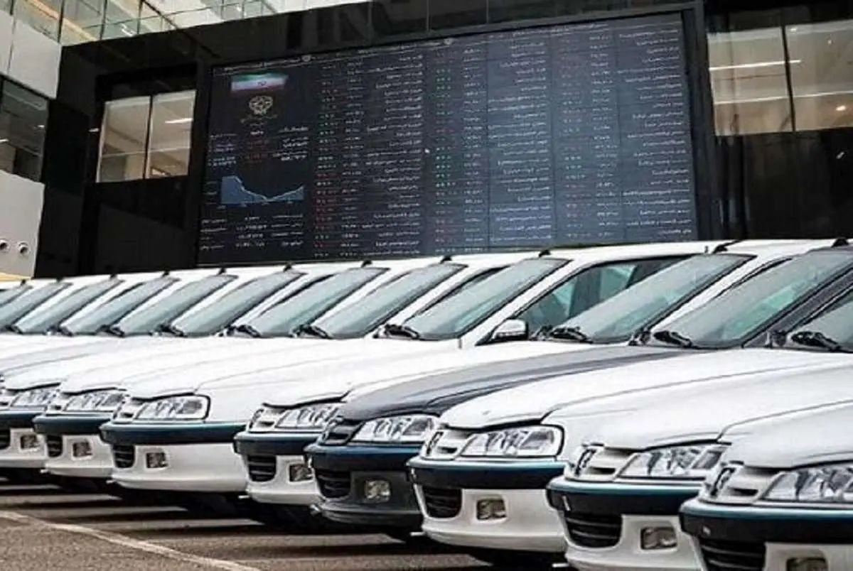 پای واسطه ها در خودرو، قیمت را پلکانی بالا میبرند