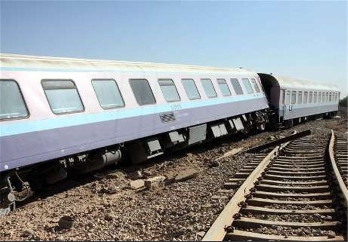 علت خروج قطار در زنجان چه بود؟