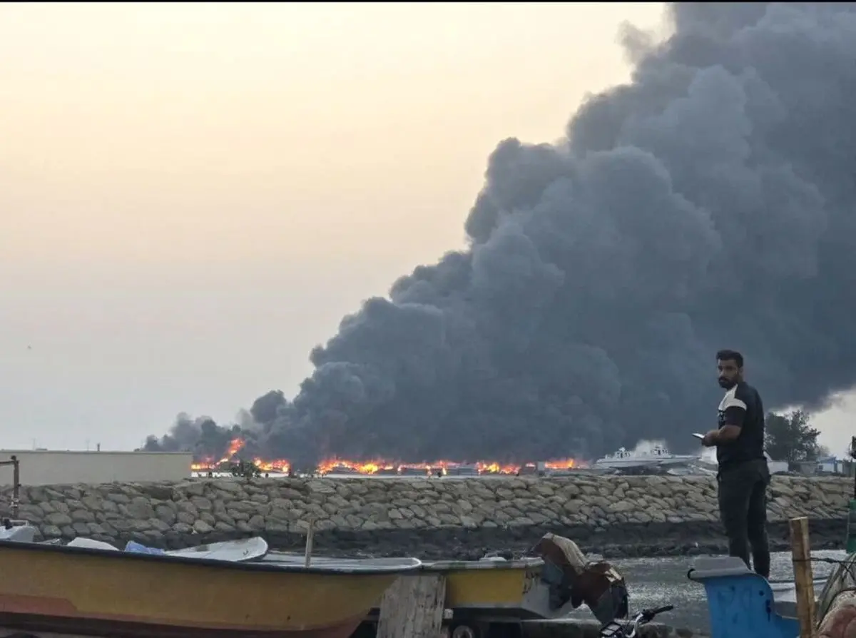 شهادت ۵ نفر در حمله بامداد یکشنبه ۹ فروردین به اسکله بندرپل در استان هرمزگان/ ۲ فروند شناور و یک دستگاه خودرو مورد اصابت قرار گرفته و دچار خسارت شدند