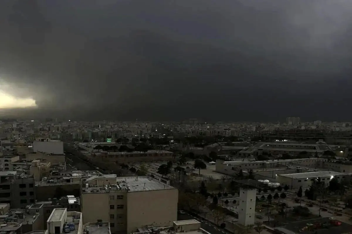 تاریکی تهران ناشی از ترکیب دود و ابرناکی است