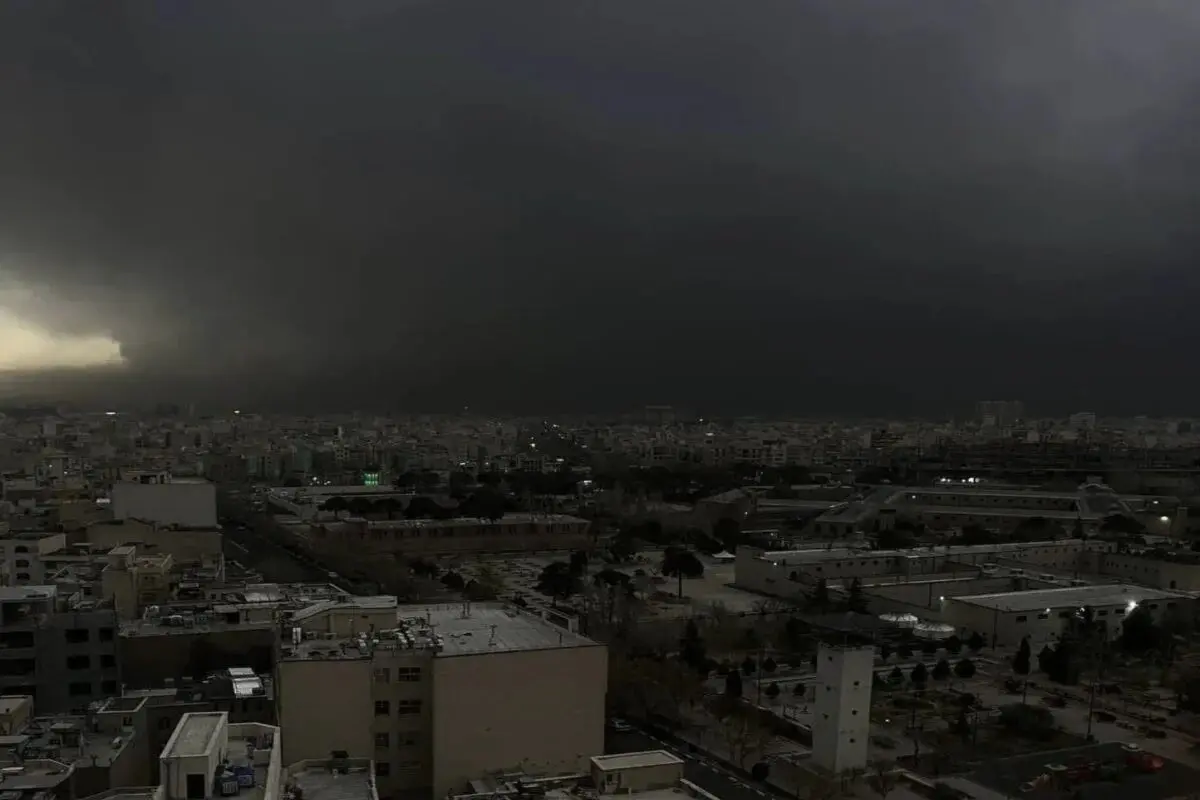 تاریکی تهران ناشی از ترکیب دود و ابرناکی است
