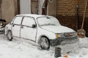 ساخت یک پراید از برف/ تصاویر 