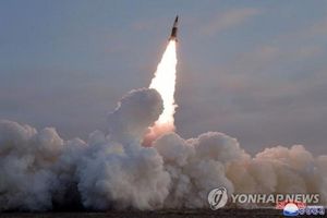 کره‌شمالی دوربردترین موشک سال‌های اخیر خود را آزمایش کرد

