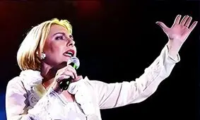 بمب‌گذاری در کنسرت خواننده مشهور/ ویدئو