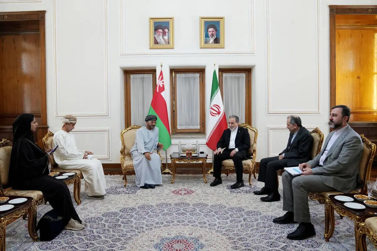 وزیر خارجه عمان در تهران با عراقچی دیدار کرد

