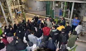 بازدید دانشجویان دانشگاه شهید چمران از شرکت خمیرمایه و الکل رازی/ عکس 

