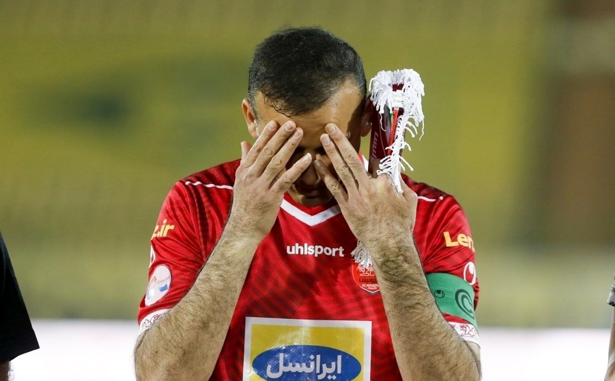 حضور سیدجلال در باشگاه پرسپولیس/ قرارداد مربیگری «حسینی» امضا نشد

