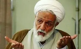 پوشش مردانی که فوتبال بازی می‌کنند، طوری است که از نظر اسلام باید از چشم خانم‌ها دور باشد/ نق زدن مردم به روحانی‌ها به دلیل فشار گرانی‌ها و بیکاری است