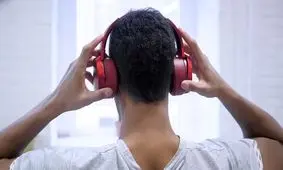 درمان وزوز گوش با یک هدفون تازه