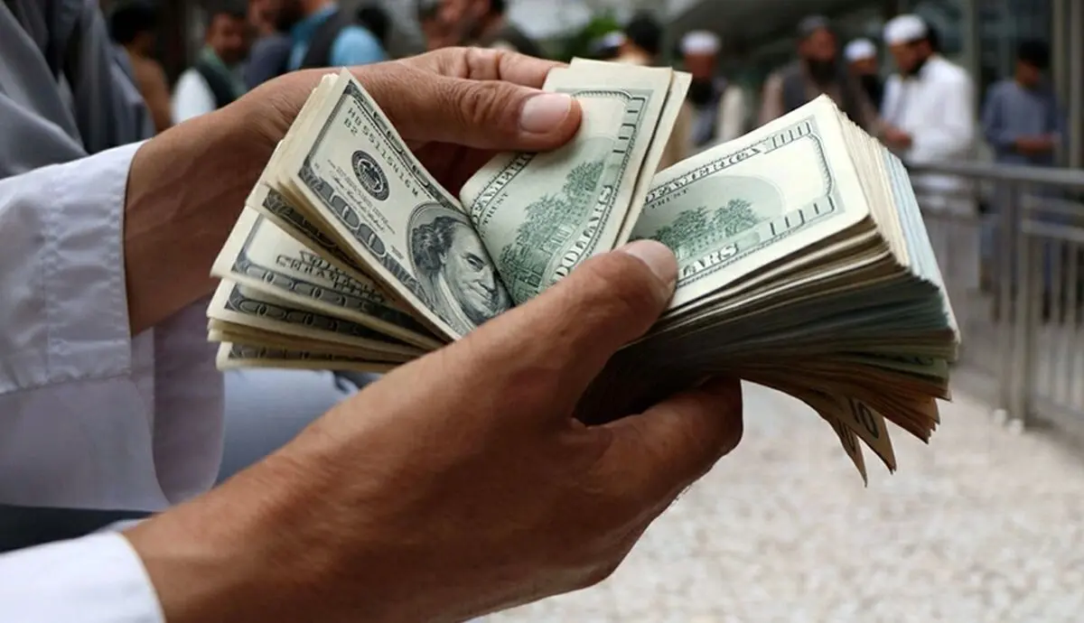 قیمت دلار، یورو و سایر ارزها ۱۲ مردادماه ۱۴۰۴؛  دلار از مرز روانی عبور کرد