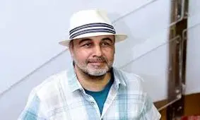 شوخی رضا عطاران با امیرحسین قیاسی در جشن حافظ/ ویدئو