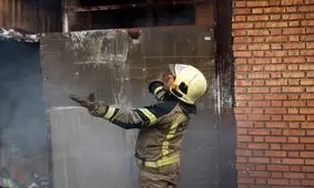 آتش سوزی مهیب در کارگاه مواد اشتعال زا در چهاردانگه