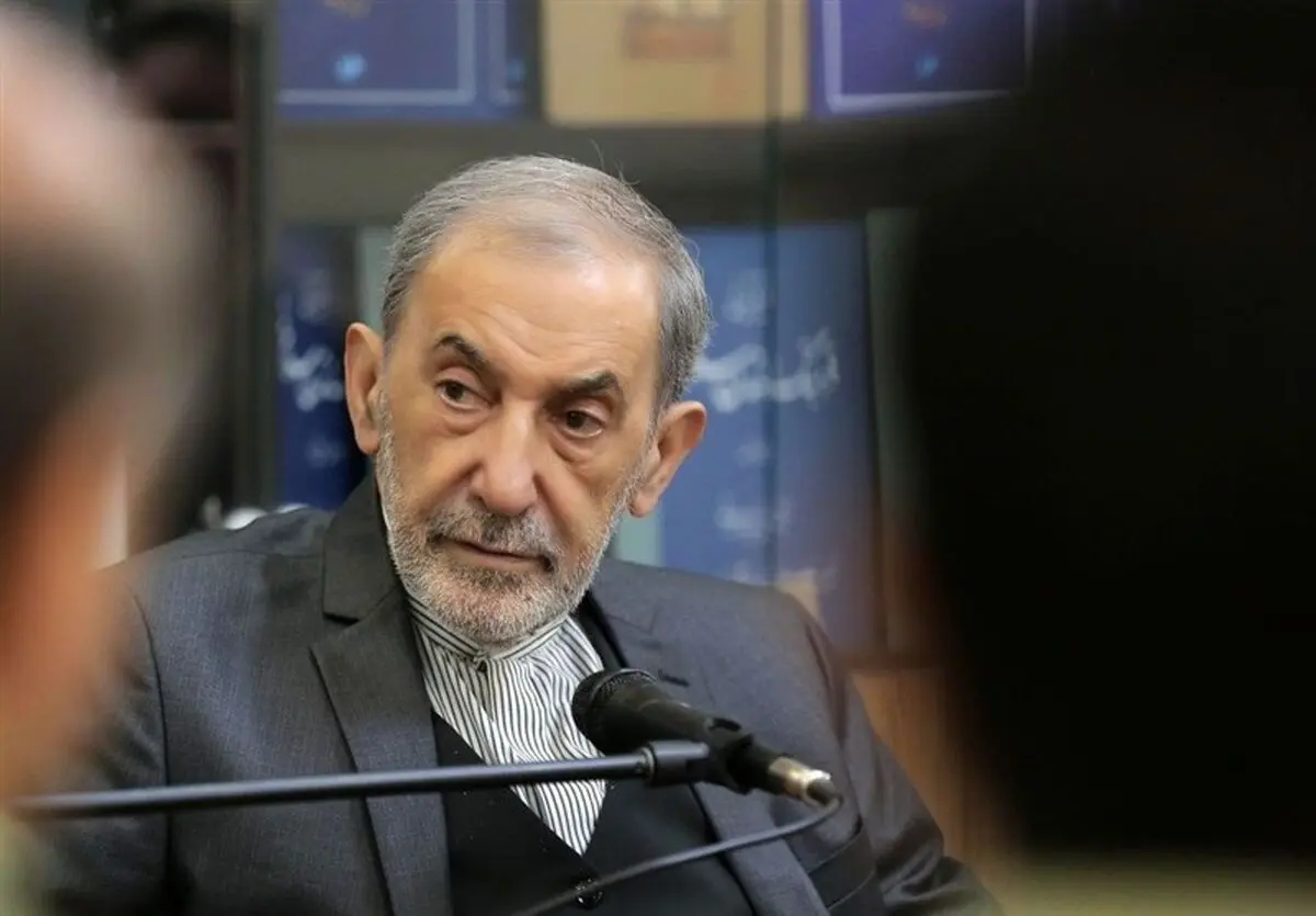 ولایتی خطاب به نخست وزیر عراق: آقای الزیدی، مشروعیت از واشنگتن نمی‌آید؛ از خاک نجف و خون شهدا می‌آید