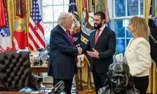 تعجب مجری بی‌بی‌سی از مواجهه آمریکا با الجولانی/ این یعنی عملگرایی در سیاست و نداشتن دوست و دشمن دائمی/ سنگ واقعیت ها، خیلی وقتها سخت تر از سر سیاستمداران است/ ویدئو

