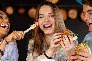 چرا نسل زدی ها ساعت ۵ عصر شام میخورند؟