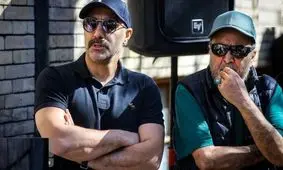 ژست جالب نقی معمولی و رحمت در پشت صحنه سریال پایتخت ۷