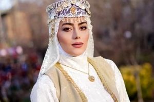 روژانِ «نون خ» با یک لباس مجلسی جلب‌توجه کرد