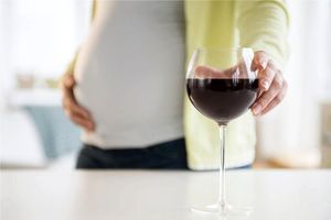 استفاده از مشروبات الکلی و خطر سقط جنین در زنان باردار