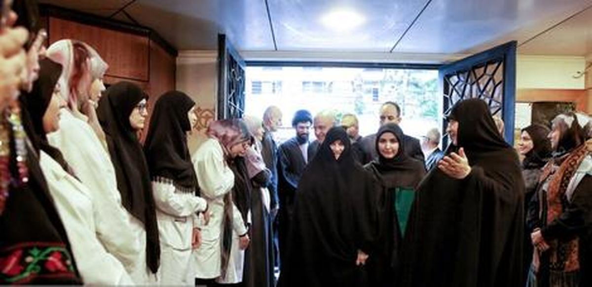 تصاویری از حضور همسر رئیسی در همایش "زنان تاثیرگذار جبهه مقاومت" در بیروت