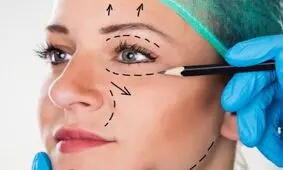 ستاره‌های هالیوود، در مدتِ اعتصاب بازیگران و نویسندگان، فرصت را برای جراحی‌های زیبایی، غنیمت شمرده‌اند
