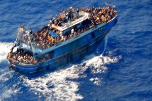 گزارش اشپیگل از غرق شدن قایق پناهجویان در سواحل یونان/ تعداد قربانیان را به طور قابل توجهی بالاتر است