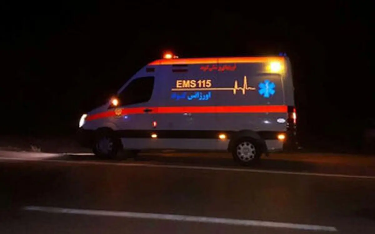 گرفتارشدن یک دستگاه آمبولانس در تونل نیایش به‌دلیل بی‌توجهی رانندگان/ ویدئو