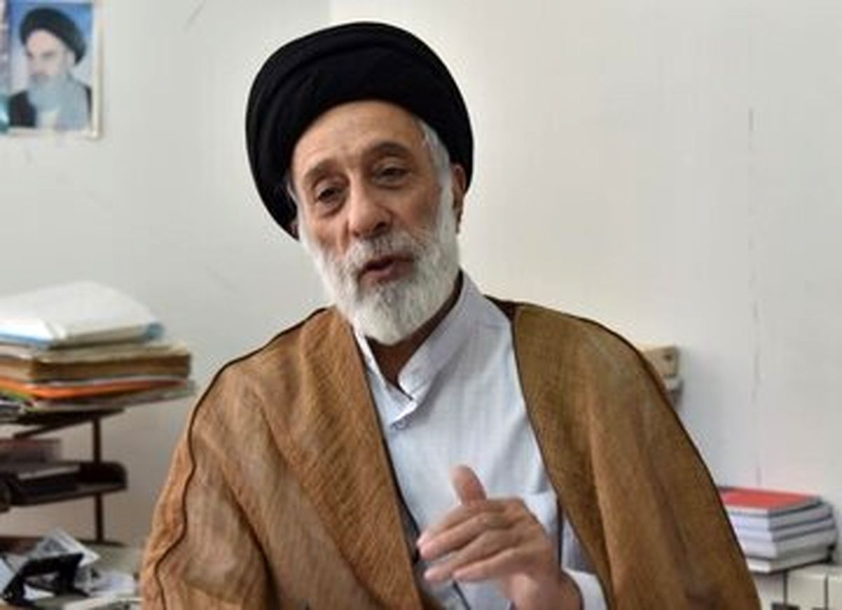 هادی خامنهای: «رکورددار» روزنامههای توقیفشده هستم/ خداوند، «معجزه اینترنت» را به ما داده است/ اگر در حضور جمع اشتباه کردید در جمع اعتراف کنید نه در خانه توبه کنید