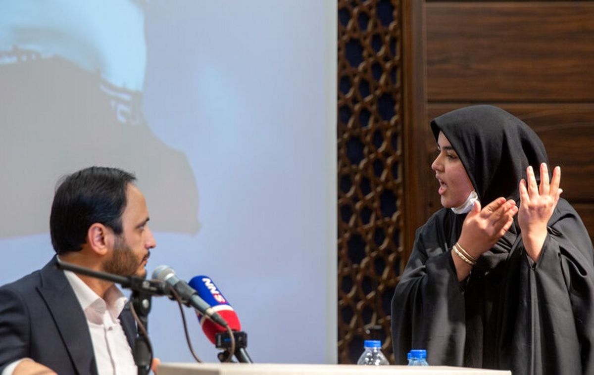 حضور بهادری جهرمی در دانشگاه قم و پاسخ به پرسش های دانشجویان