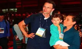 آهنگ معروف ایرانی با صدای دختر مرحوم مریم میرزاخانی، ریاضیدان مشهور ایرانی/ ویدئو