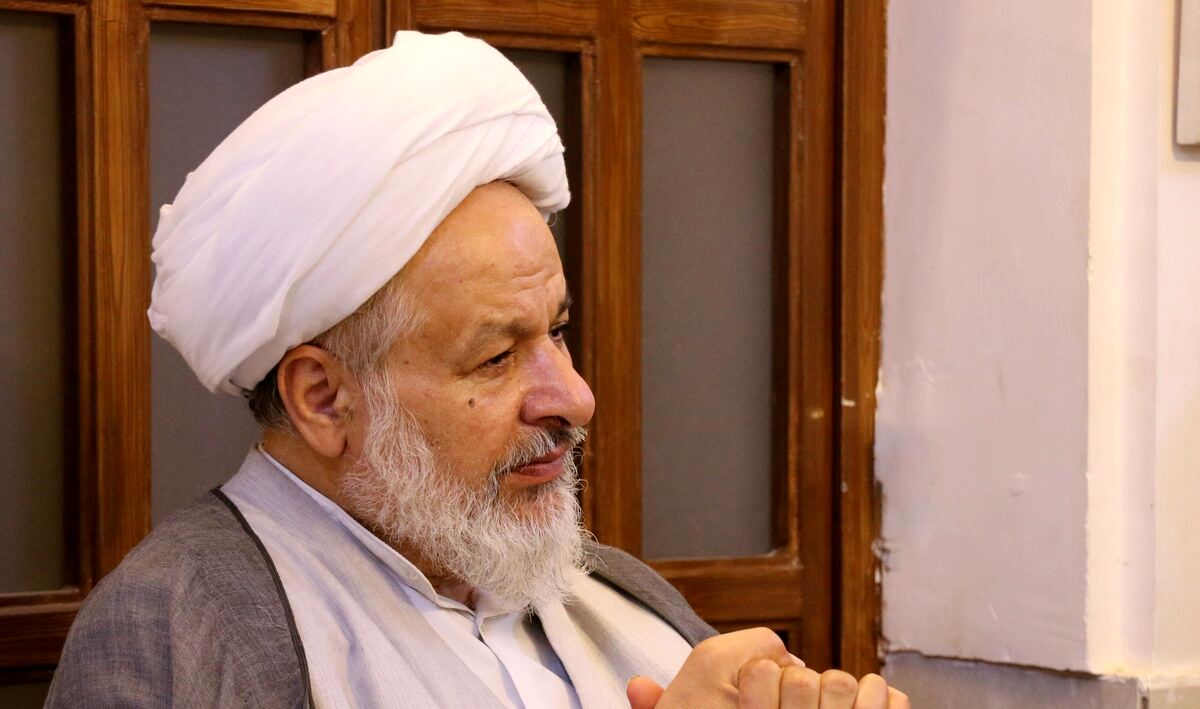اخیرا فردی ادعای جانشینی امام زمان (عج) را کرده است

