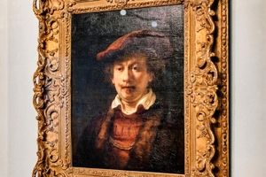 رامبرانت واقعا خودش را با کلاه قرمز نقاشی کرده بود؟

