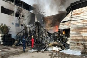  آتش‌سوزی در یک انبار مصالح ساختمانی در کربلا/ ویدئو