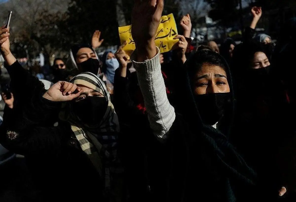 طالبان دختران دانشجو را با ماشین آب‌پاش سرکوب کرد/ ویدئو

