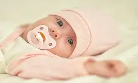 فاصله ازدواج والدین تا تولد اولین فرزند در سال۹۹ چقدر بوده است؟