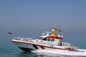 ۶ سرنشین لنج باری در خلیج فارس از خطر غرق شدن نجات یافتند