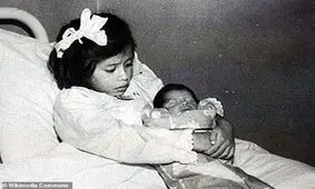 جوان‌ترین مادر تاریخ با فقط ۵ سال سن