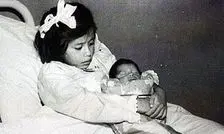 جوان‌ترین مادر تاریخ با فقط ۵ سال سن