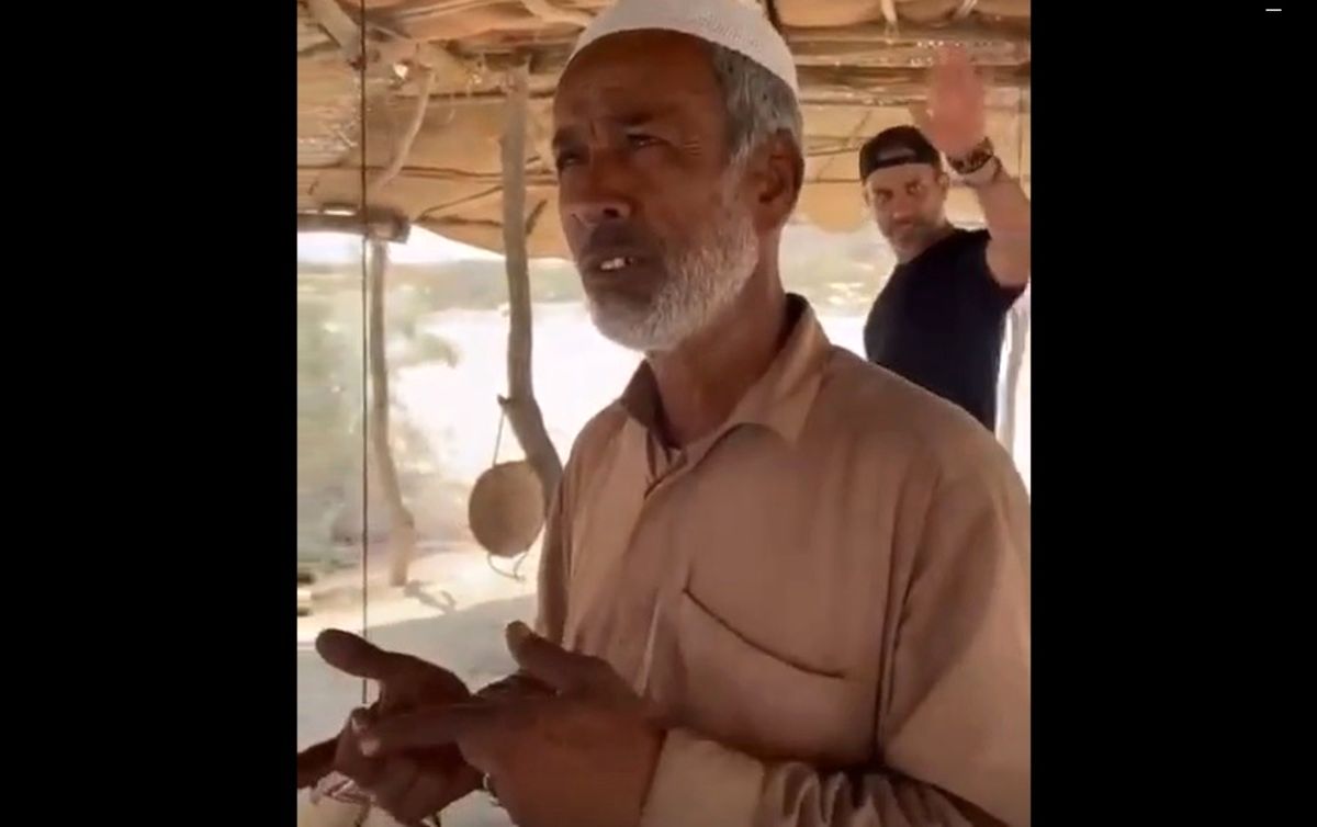 مردی بلوچ که به ۱۵ زبان دنیا صحبت میکند!