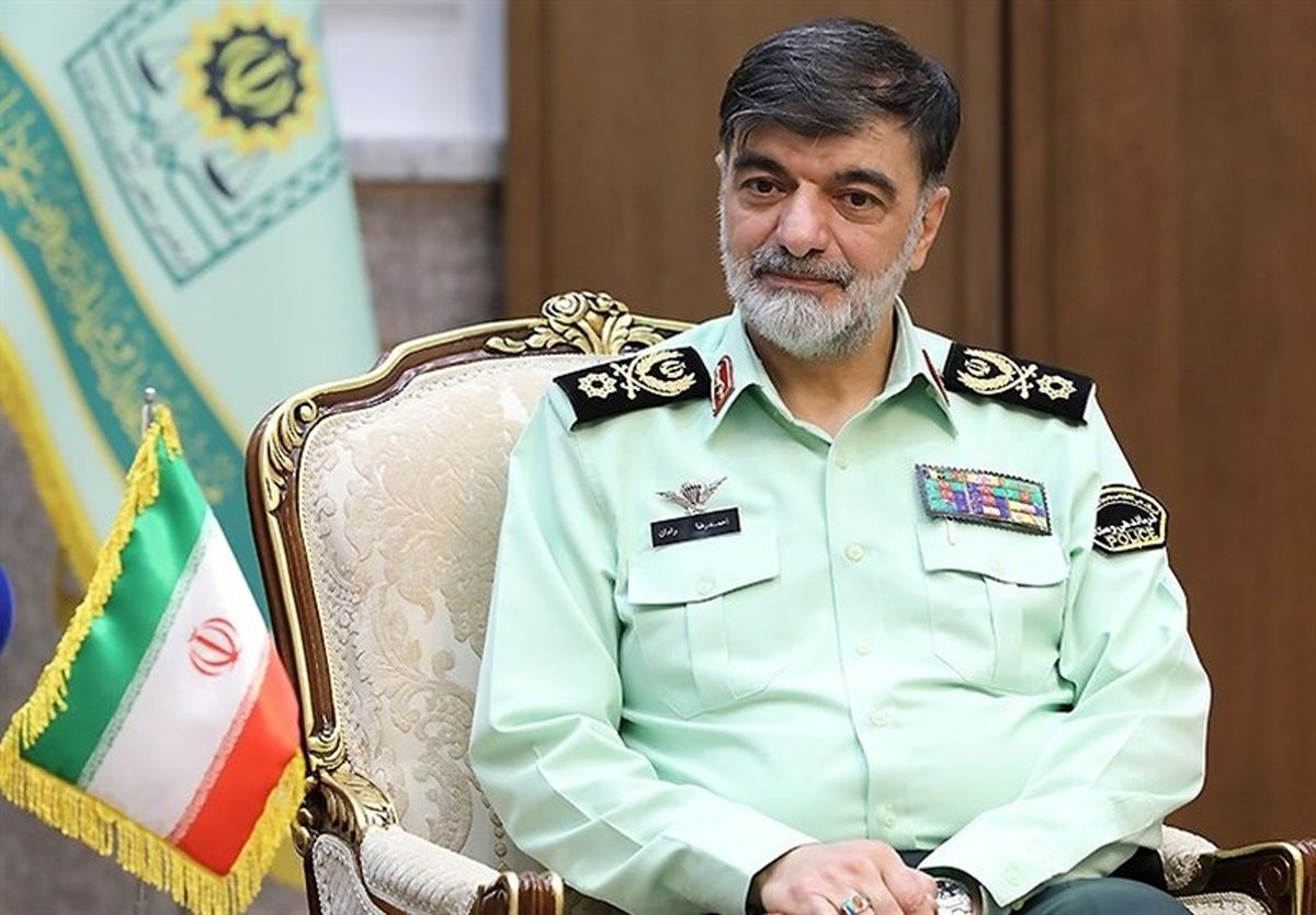 روایت رادان از دستگیری ۶ نفر از اراذل معروف تهران: این اراذل در خانه مردم را می‌زدند و می‌گفتند یک دانگ از خانه شما را خریدیم و می‌خواهیم بیاییم اینجا زندگی کنیم؛ یا می‌گفتند اگر به خواسته ما تن ندهید با ماشینمان که بیمه است از روی شما رد می‌شویم و دیه شم