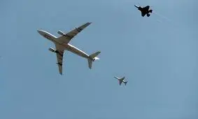 اسکورت هواپیمای پزشکیان توسط جنگنده ها/ ویدئو