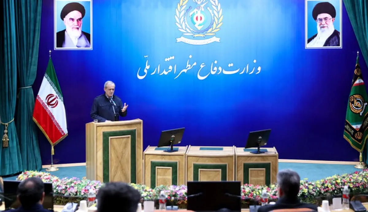 پزشکیان: نارضایتی مردم از کیفیت خدمات اداری، پذیرفتنی نیست/ اصلاح را باید از خود شروع کنیم